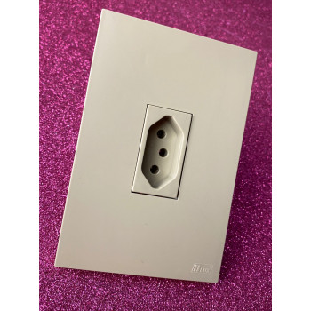 Conjunto Tomada 10a Vertical 4x2 - RECTA Areia Satin Fosco Conjunto Tomada 10a Vertical 4x2 - RECTA Areia Satin Fosco